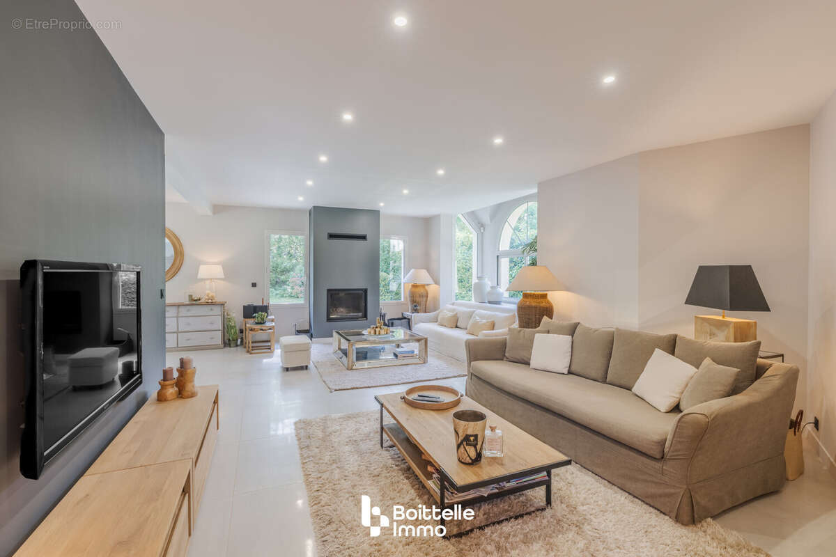 Maison à NOISY-SUR-ECOLE