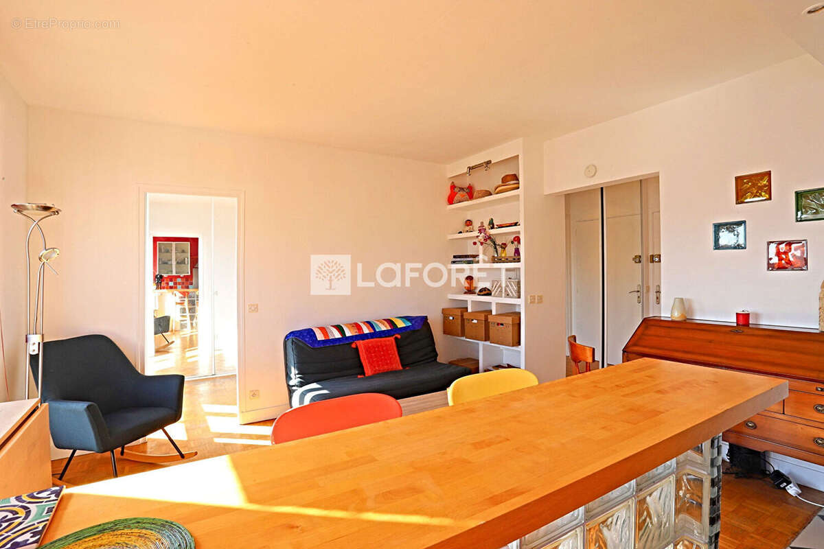 Appartement à PARIS-14E