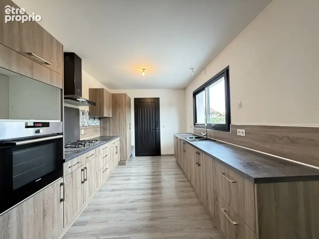 Maison de plain-pied récente avec jardin clos - photo 4