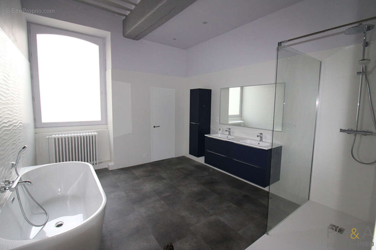 Rennes  Centre ville - Appartement XVIII ième - photo 4