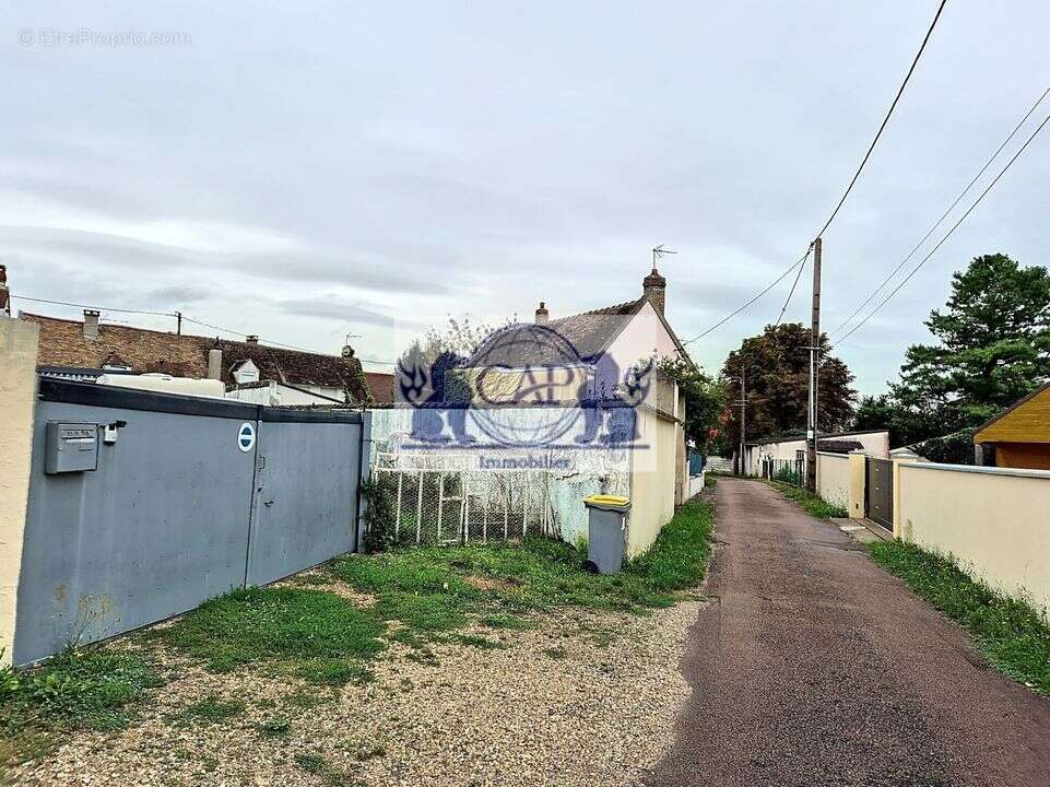 Maison à PONT-SUR-YONNE