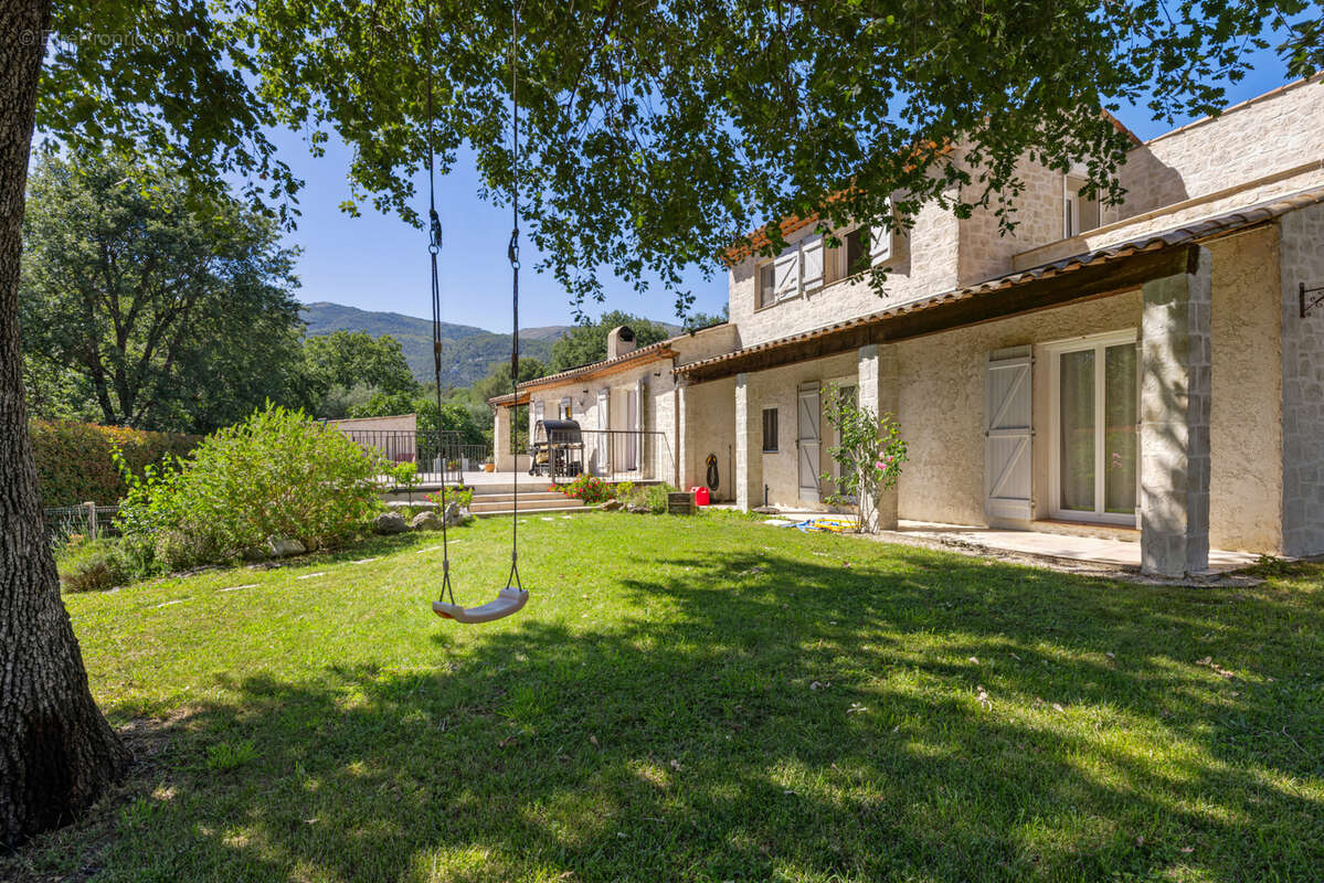 Maison à TOURRETTES-SUR-LOUP