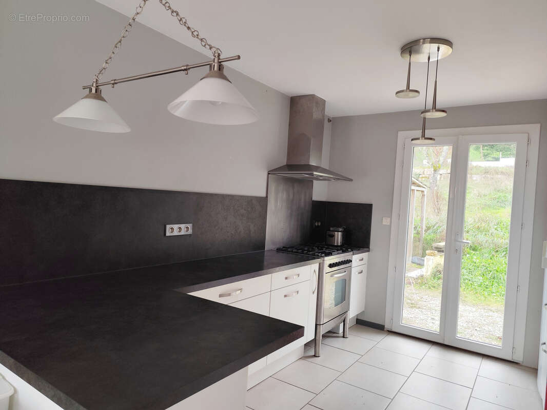 Maison à LISSAC-SUR-COUZE