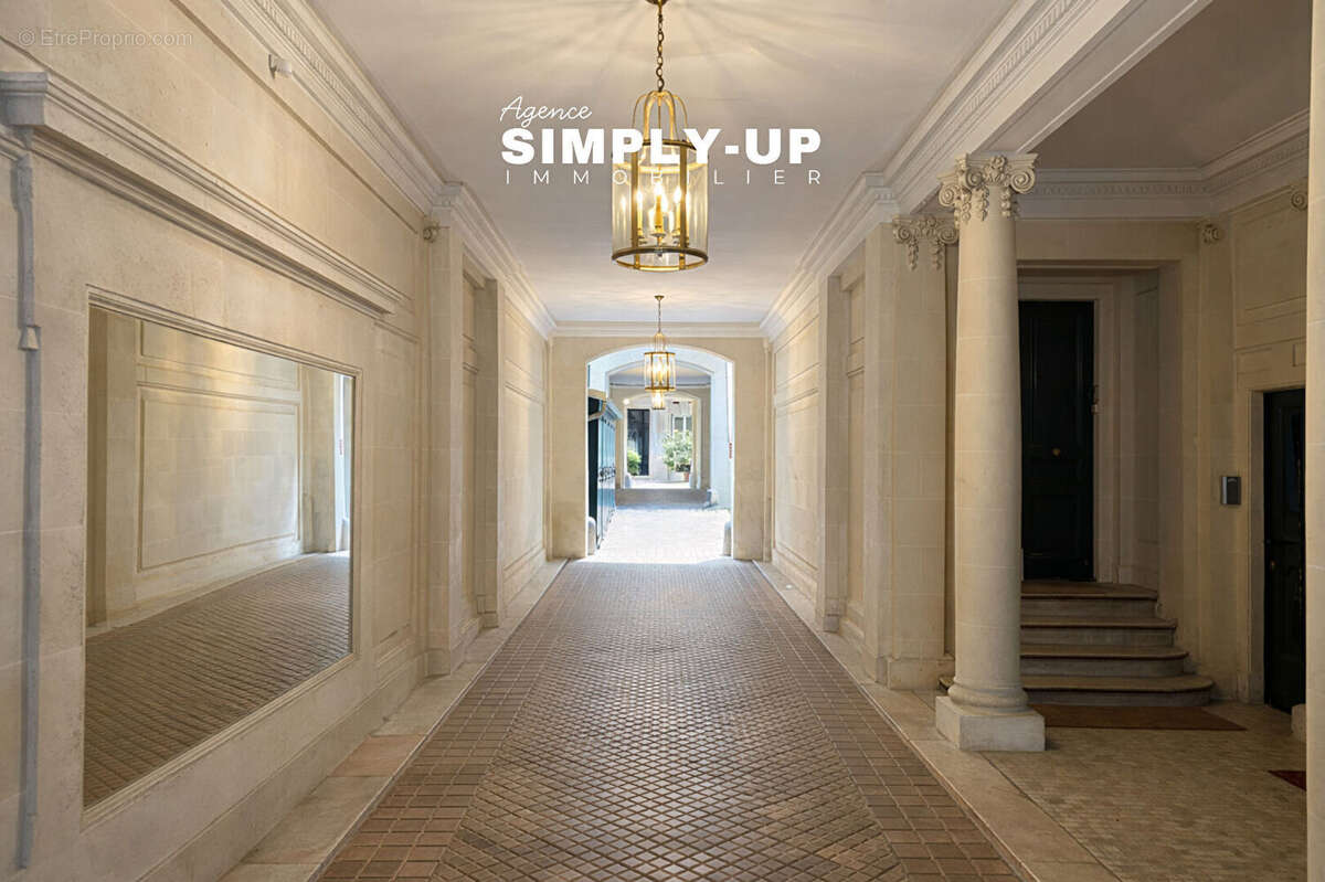 Appartement à NEUILLY-SUR-SEINE