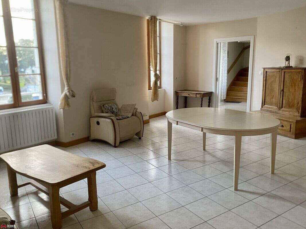 Appartement 122 m² à Lucon  - photo 3