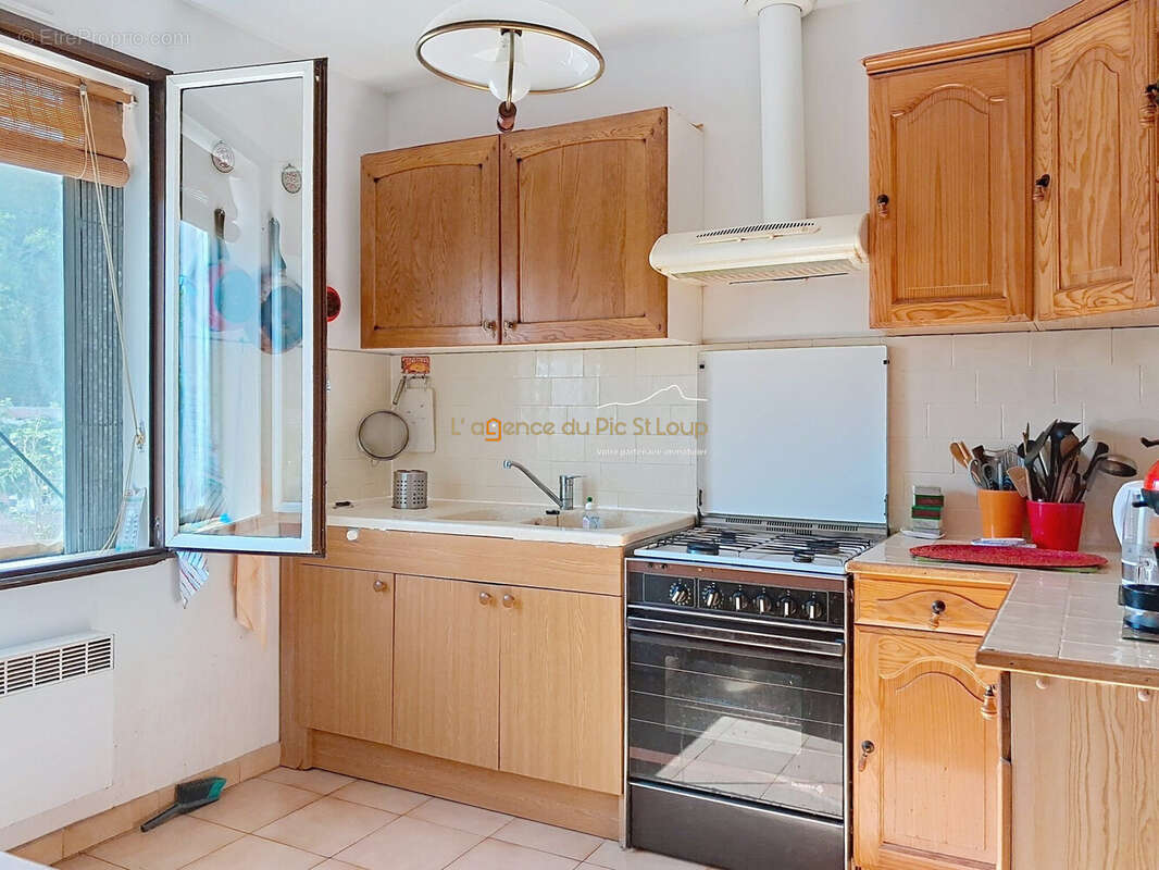 Cuisine indépendante - Maison à SAINT-GELY-DU-FESC