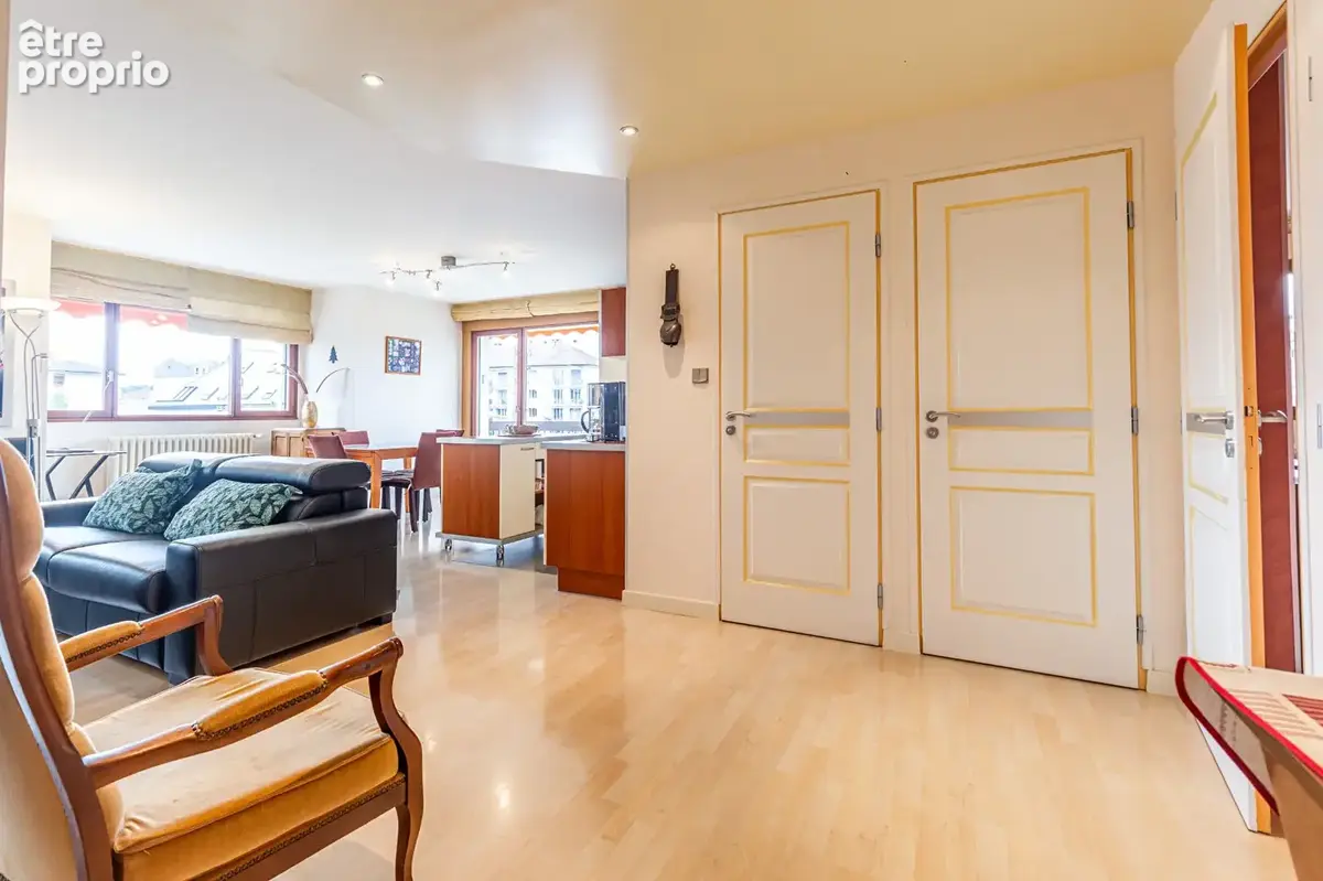 Agence immobiliere laforet - "tournesol" - annecy - appartement t3 traversant de 73.59m² - balcons - cave - garage en option - photo 7