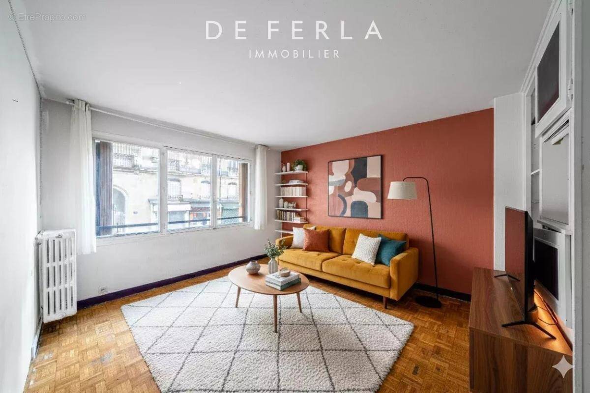 Appartement à PARIS-14E