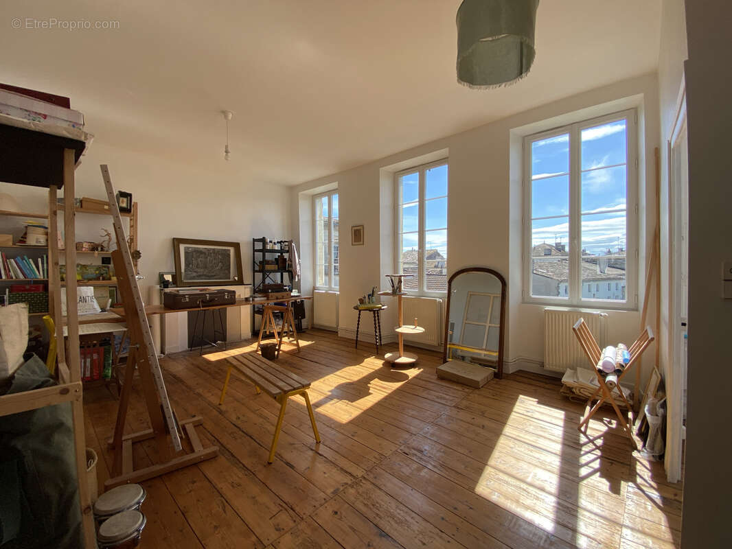 Maison à CHATEAUNEUF-SUR-CHARENTE