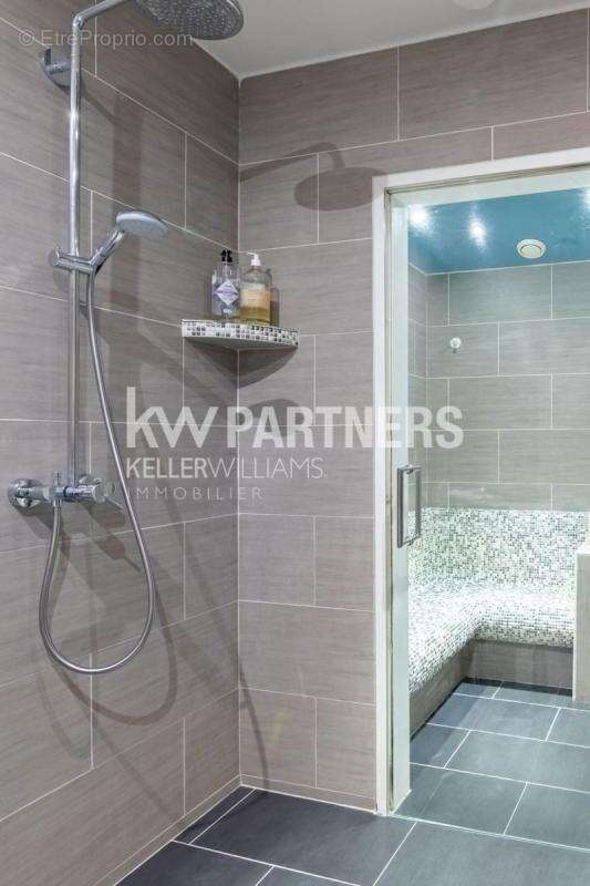 Commerce à PARIS-18E