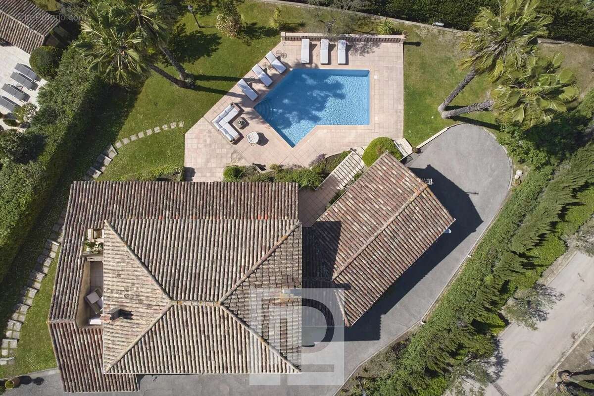 Très rare - Mougins Village - Propriété de charme avec potentiel et vue panoramique - photo 5