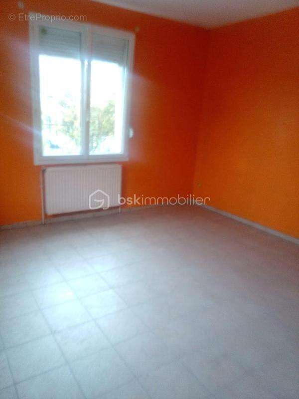 maison en brique avec double garage - photo 3
