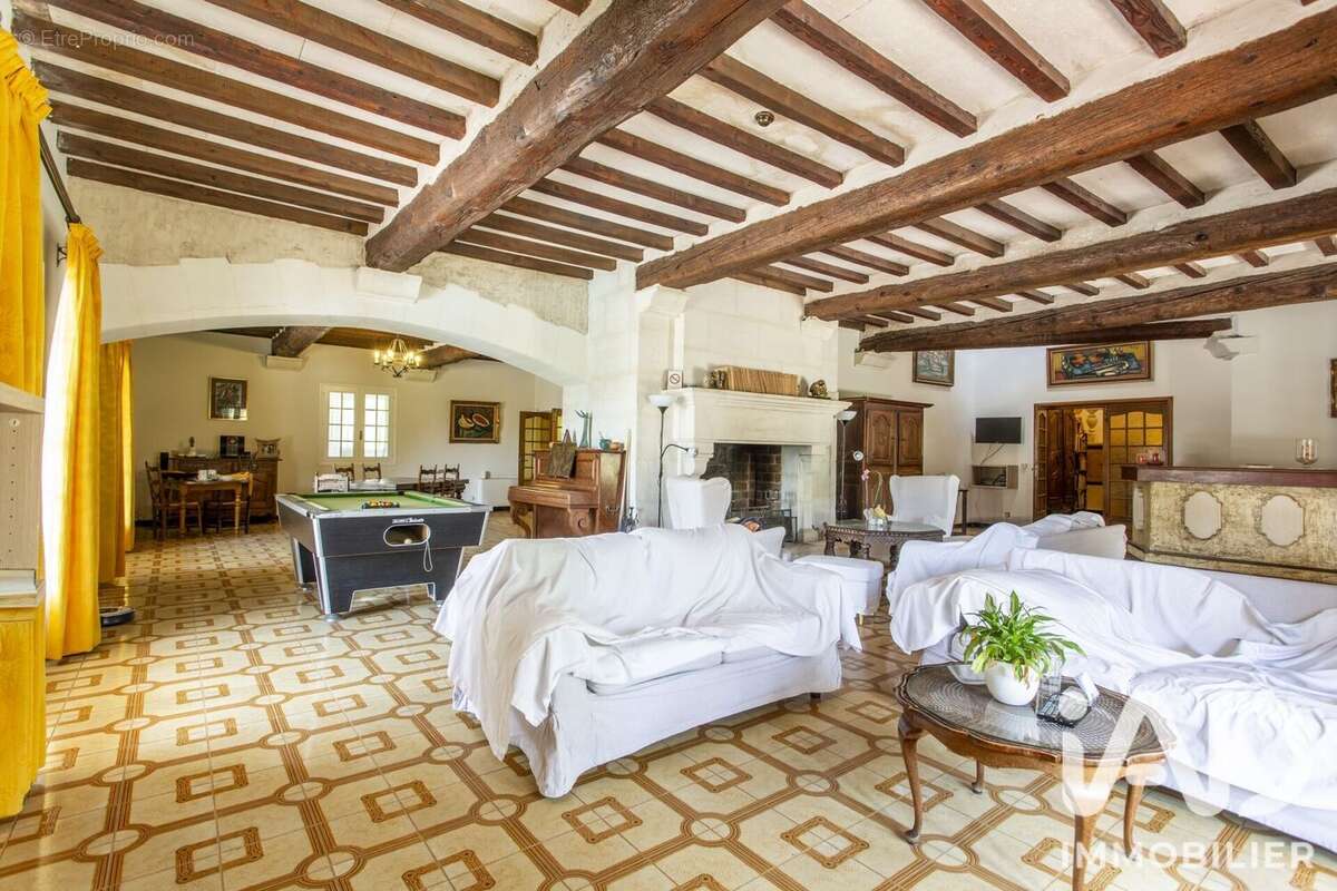 Maison 753 m² à Fontvieille  - photo 7