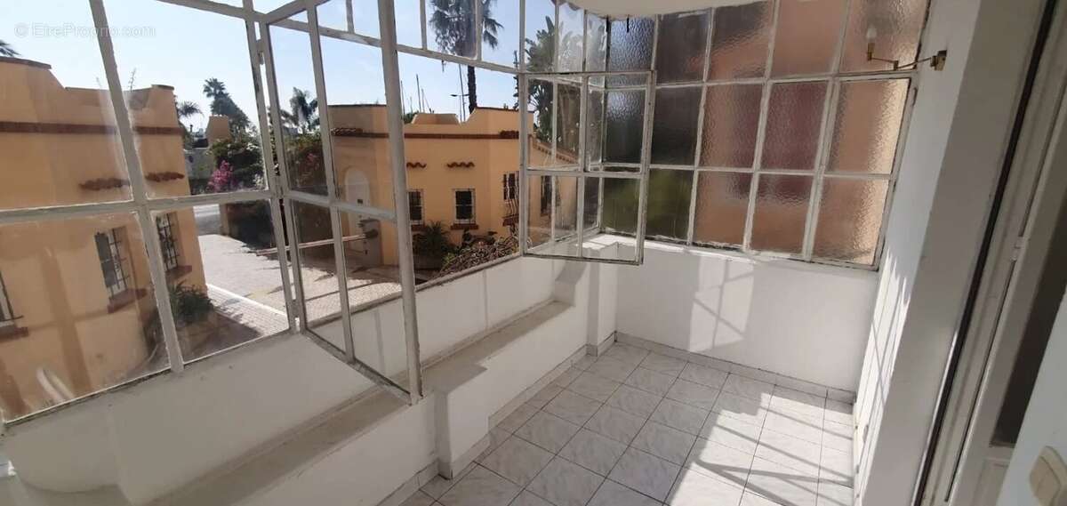 Appartement à VALLAURIS