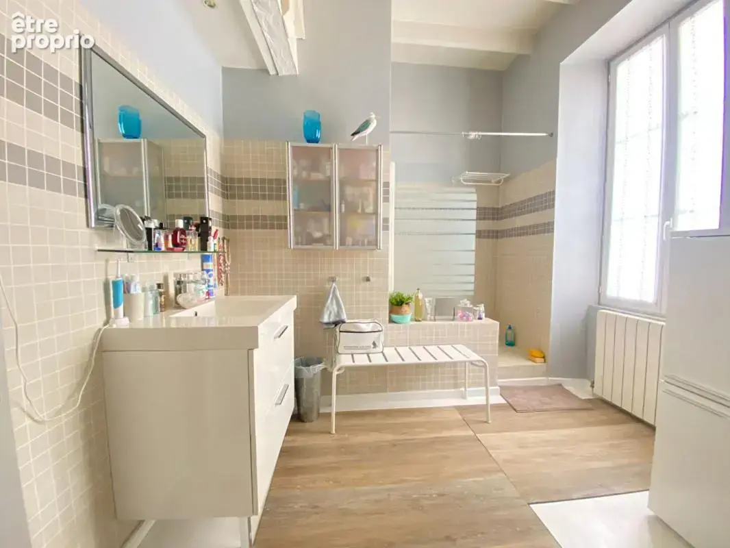 Grand appartement 2 chambres, 3 possibles, avec grande terrasse, grand entrepôt de 134m² qui peut être utilisé en grand garage e - photo 11