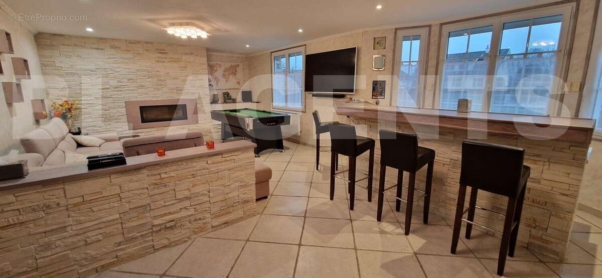 6 - Maison à COURLON-SUR-YONNE