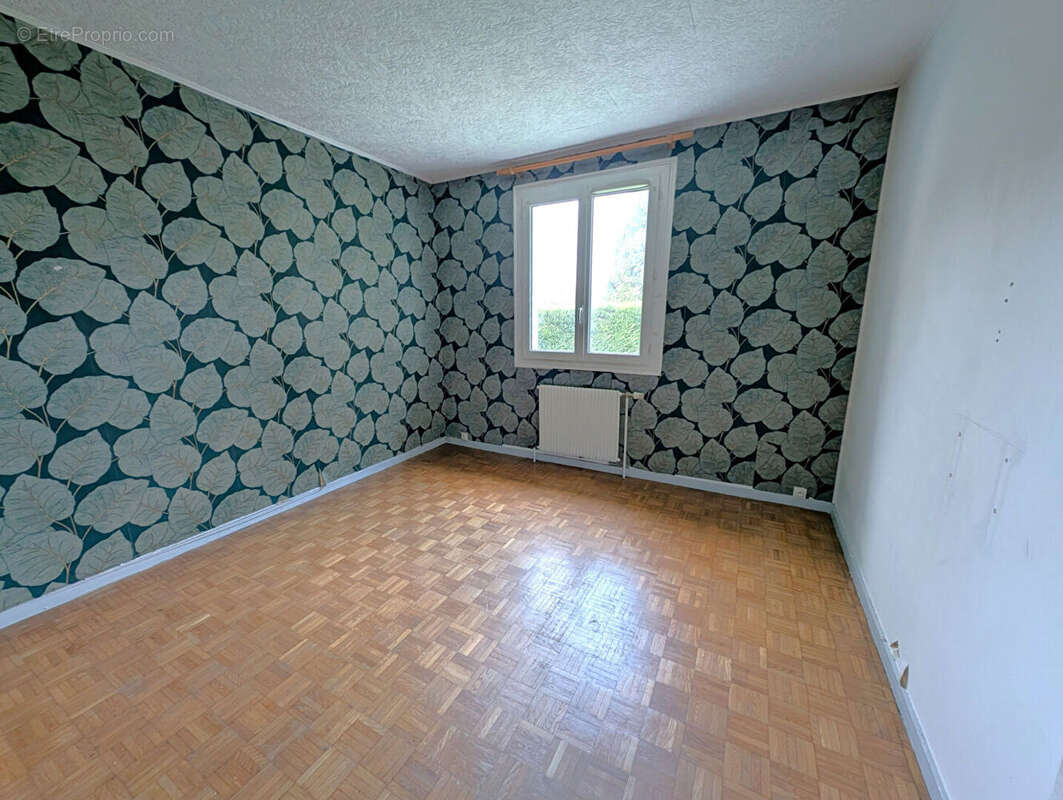 Maison à TOUCY