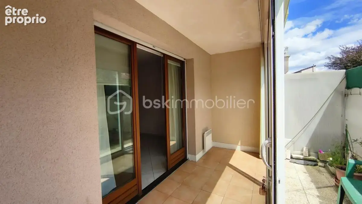 Grand 3 pièces de 68m2 en rez-de-chaussée avec loggia, terrasse et parking - photo 8