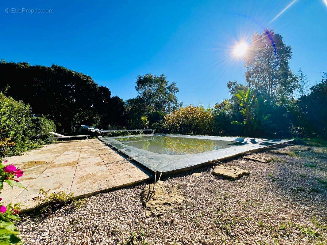 Maison à LA CADIERE-D&#039;AZUR