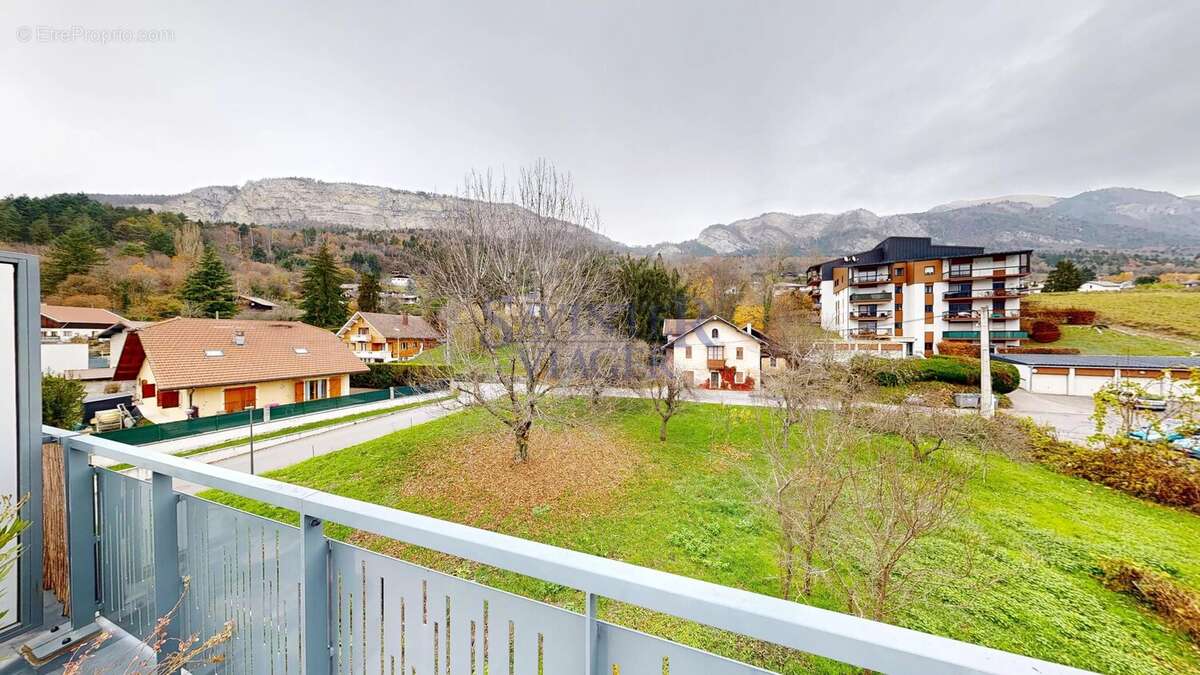 Attique T5 en duplex avec grandes terrasses et 2 garages – Bonneville- libre de suite - photo 3