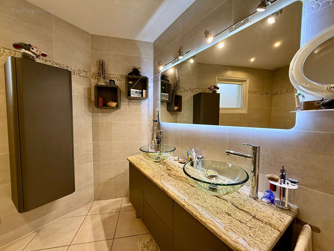 Maison à SAINT-MAXIMIN-LA-SAINTE-BAUME