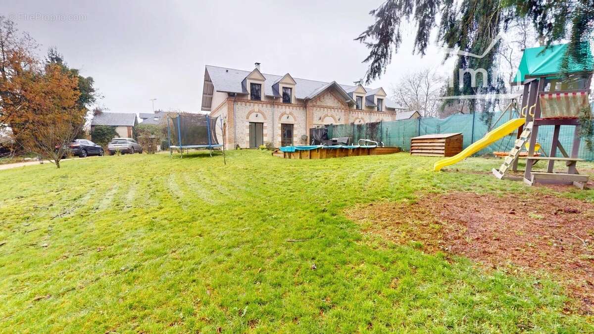 Maison à SAINT-CYR-EN-VAL