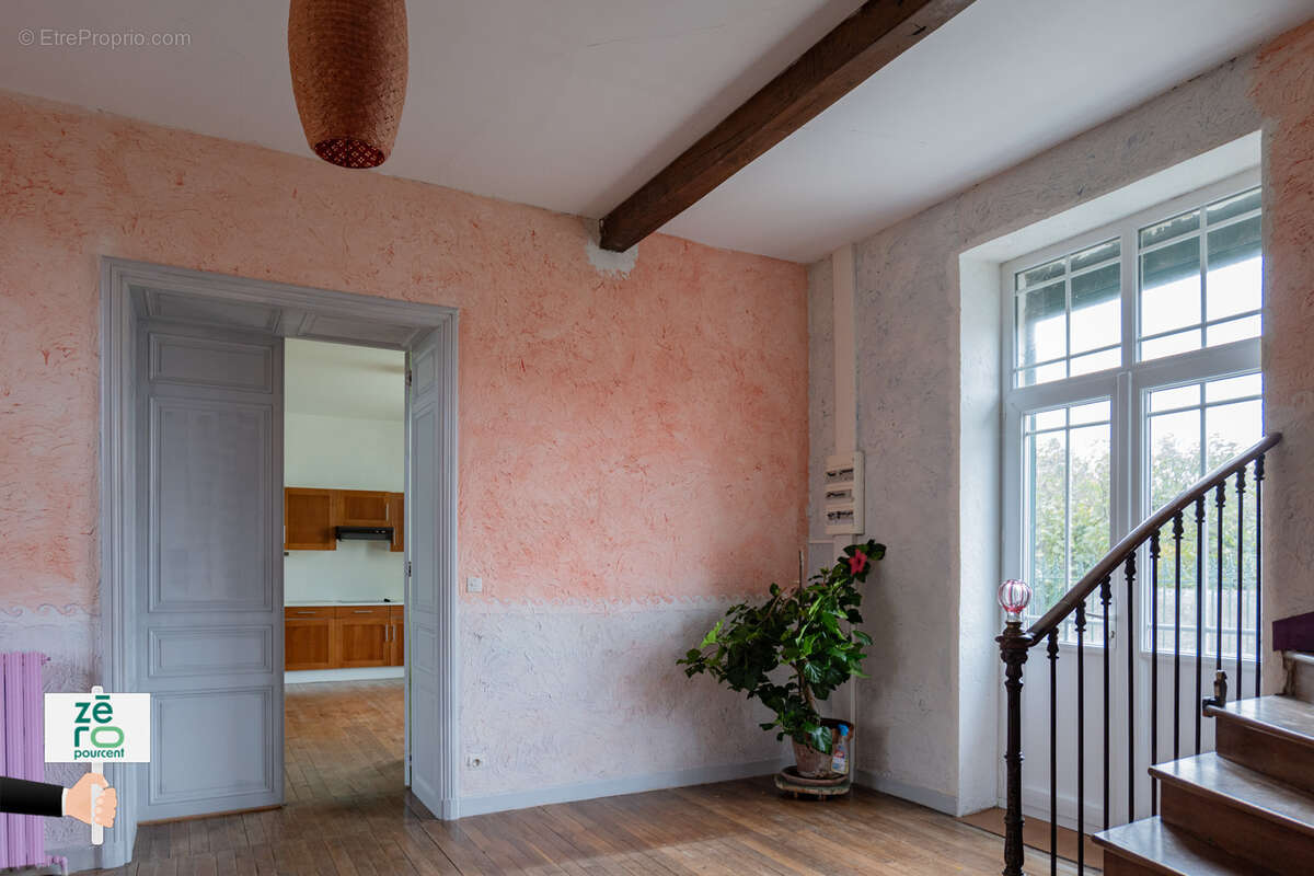 Maison à CHAMPAGNE-LES-MARAIS