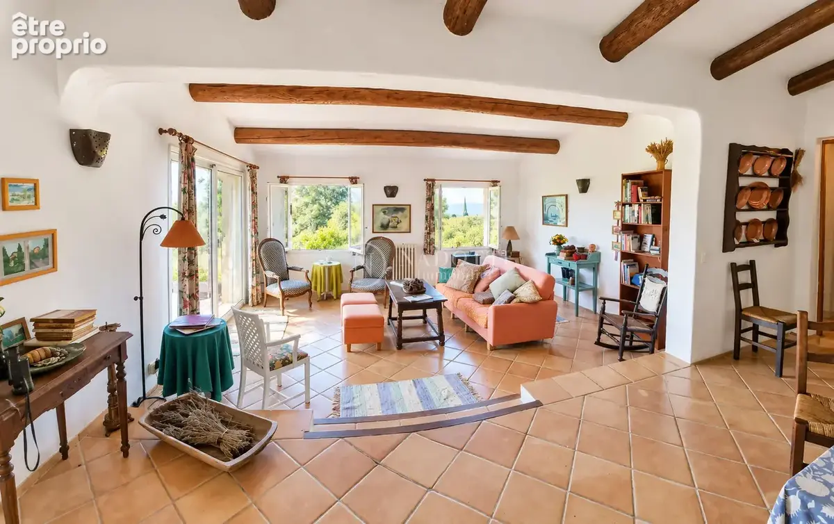 Lourmarin Villa 135m2 sur 5045 m2 terrain avec piscine - photo 5