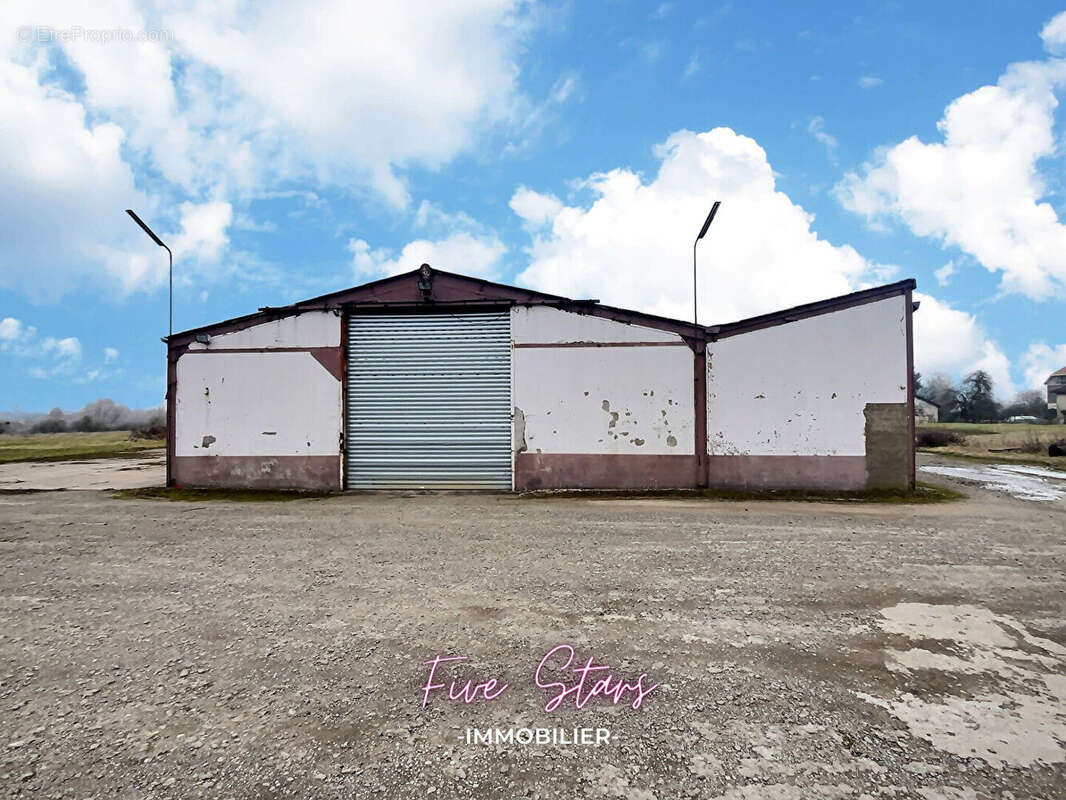 Terrain à DOMMARY-BARONCOURT