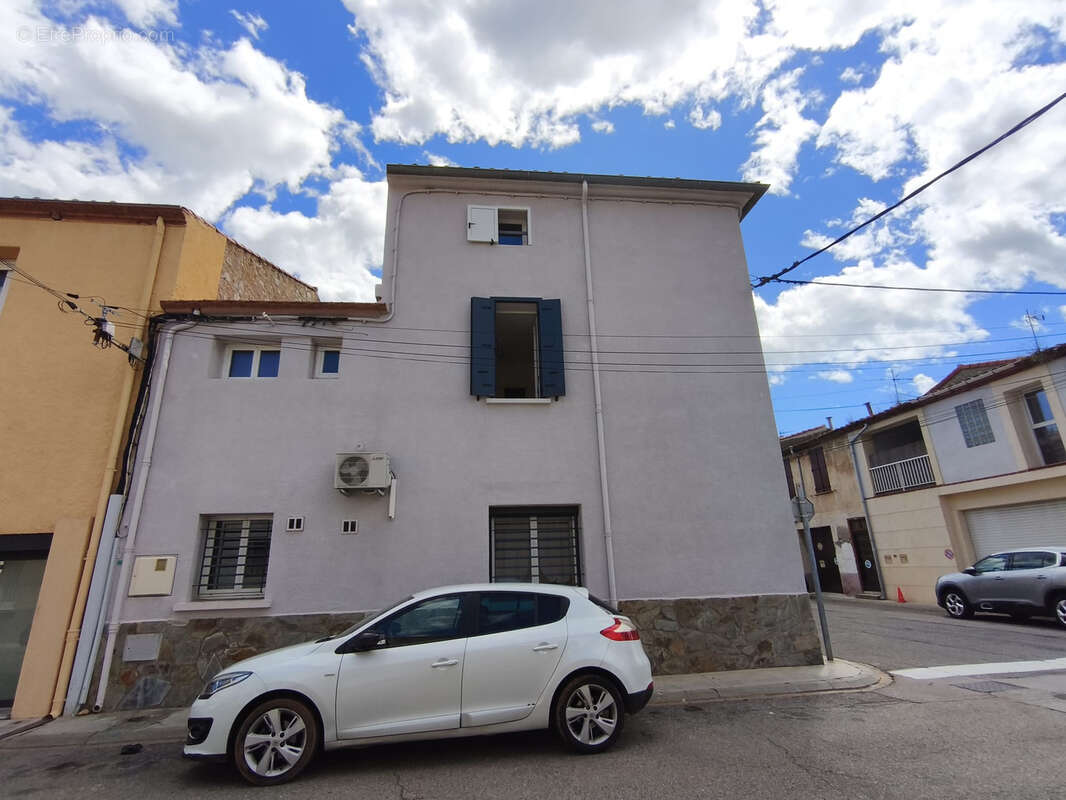 Maison à SAINT-LAURENT-DE-LA-SALANQUE