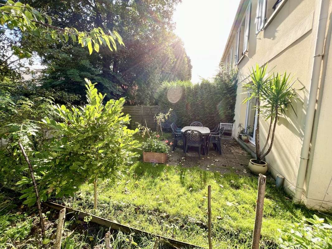 Maison à VAIRES-SUR-MARNE