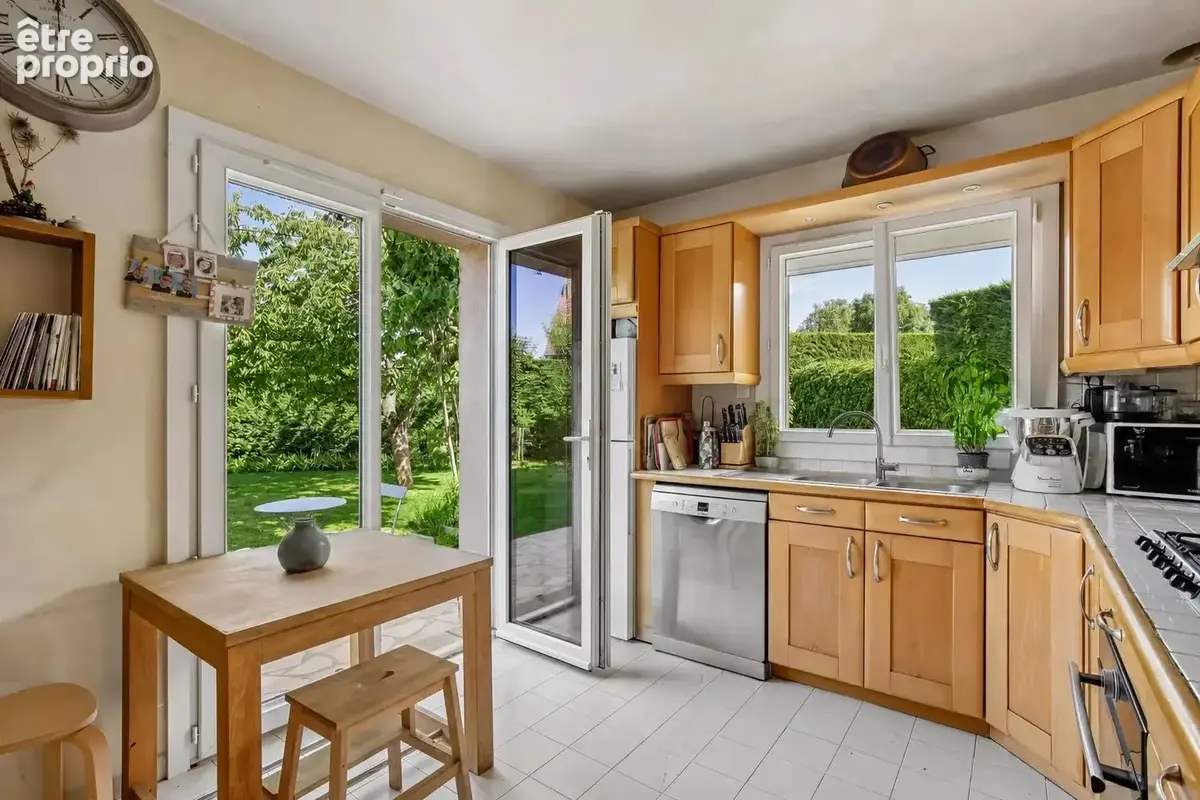 Croissy sur seine - maison familiale de 176 m² - 5 chambres - terrain de 867 m² - photo 8