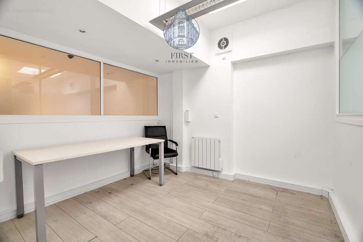 Commerce à PARIS-16E