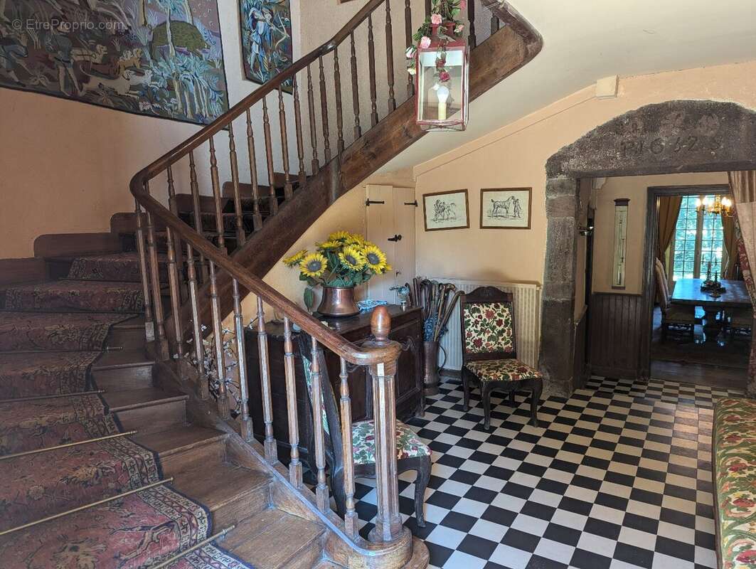 Manoir du XVIIe siècle sur 14500 m² de terrain - photo 9