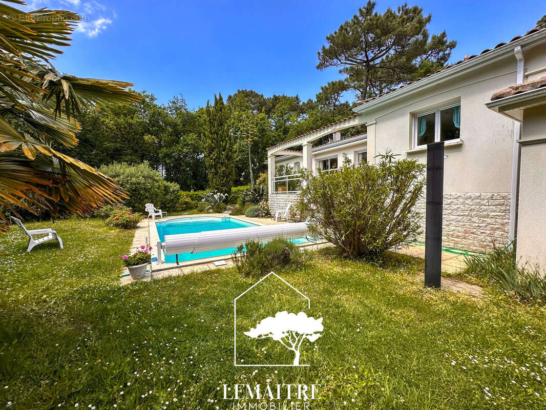 Maison à LES MATHES