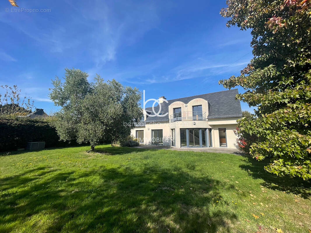 Maison à SAINT-AVE