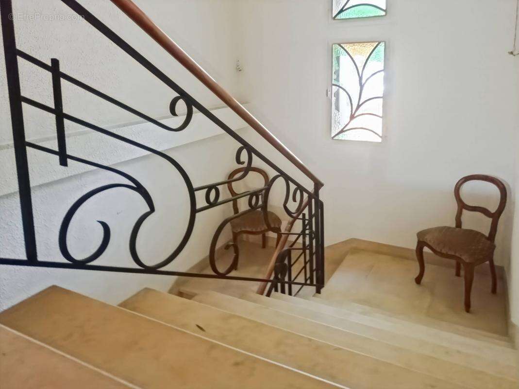 Maison à LAUDUN-L'ARDOISE