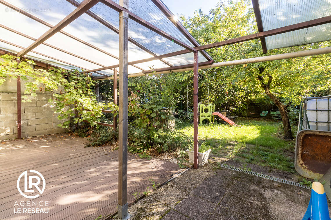 Maison à VERT-SAINT-DENIS