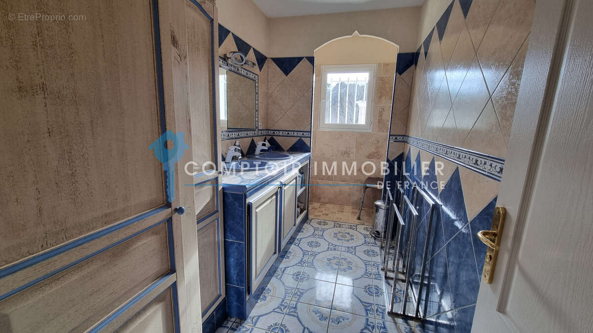 VAR (83) - À VENDRE - LA MOTTE - Superbe Villa 4 chambres avec piscine dans un environnement bucolique - photo 13
