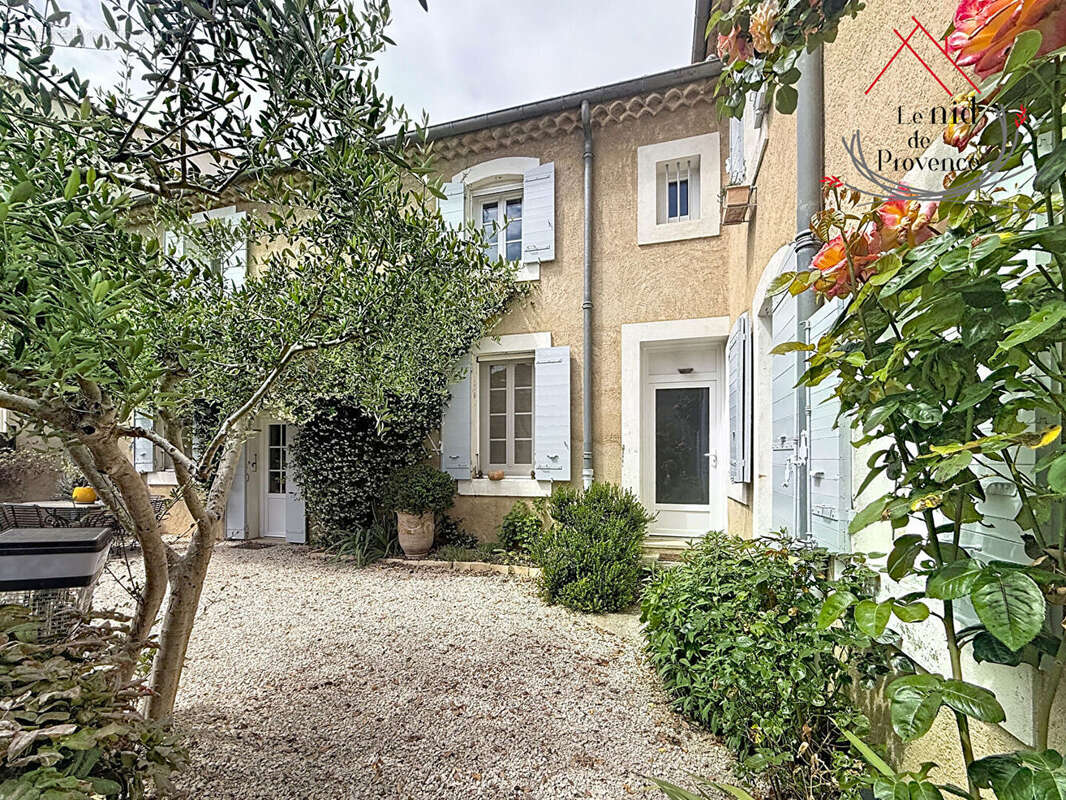 Maison de ville au coeur du village - photo 13