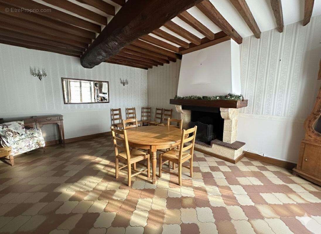 Maison à ISLES-LES-MELDEUSES