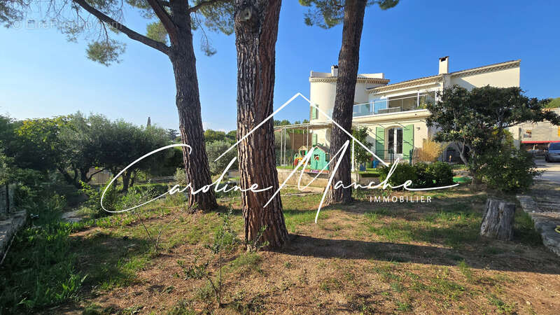 Maison à LA FARE-LES-OLIVIERS