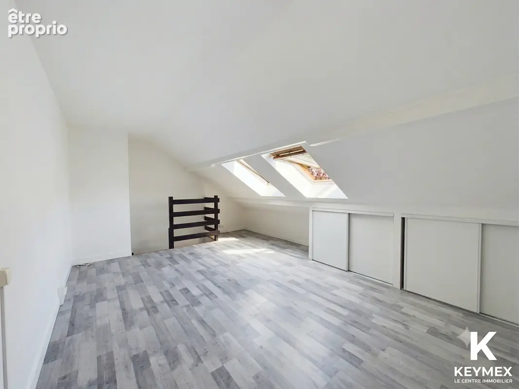 Vaux sur Seine : Duplex 2 pièces rénové 36 m² Cave Parking - photo 5