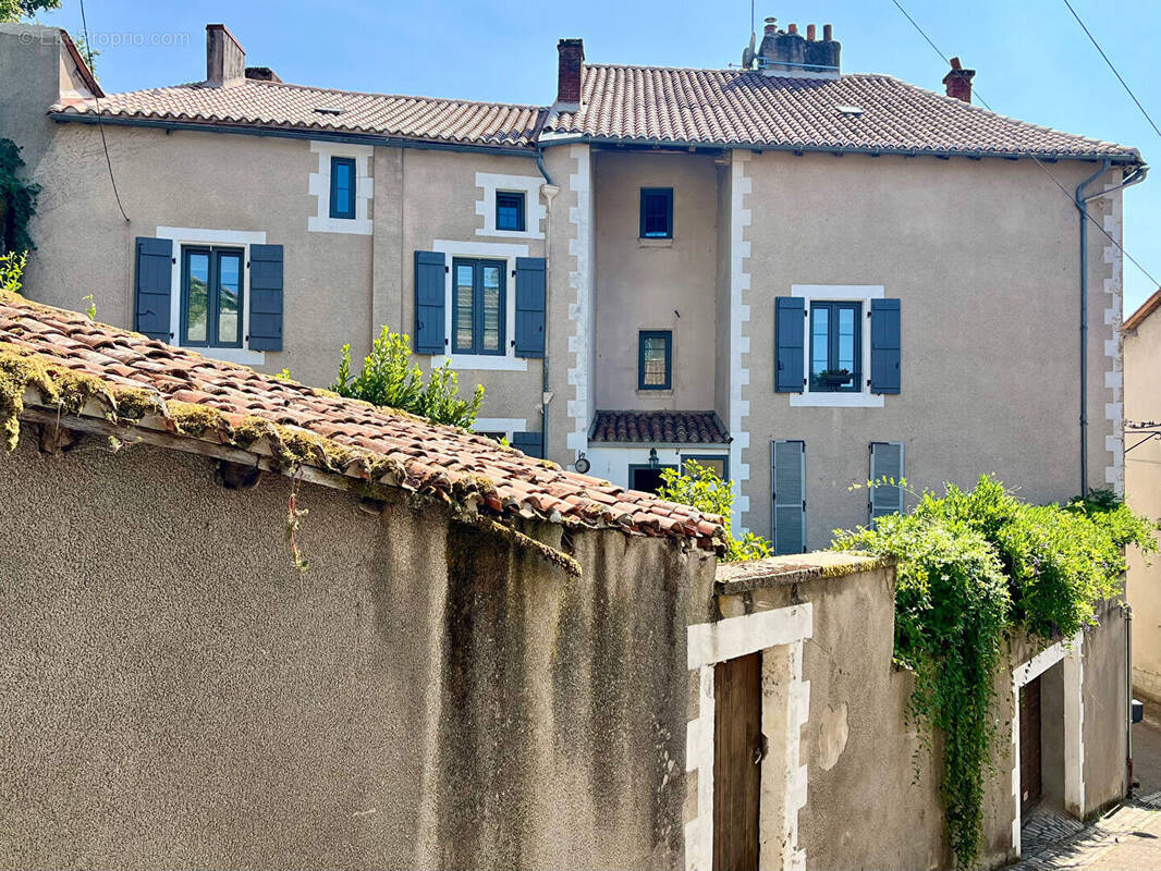 Maison Confolens 6 pièce(s) - photo 1