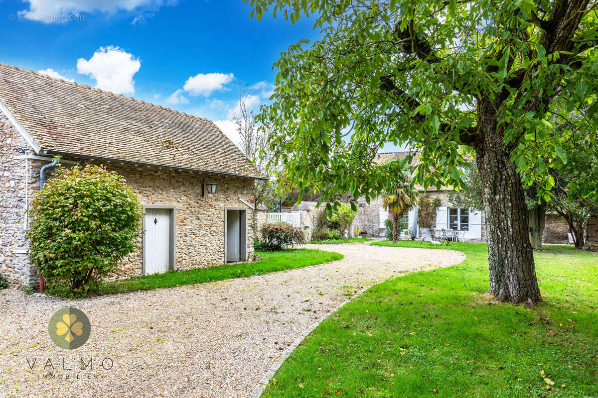 Maison à BAZAINVILLE