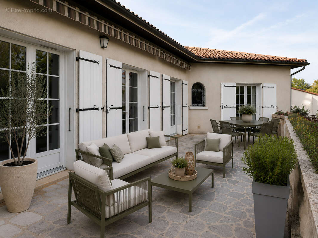 Maison à CHAMPNIERS