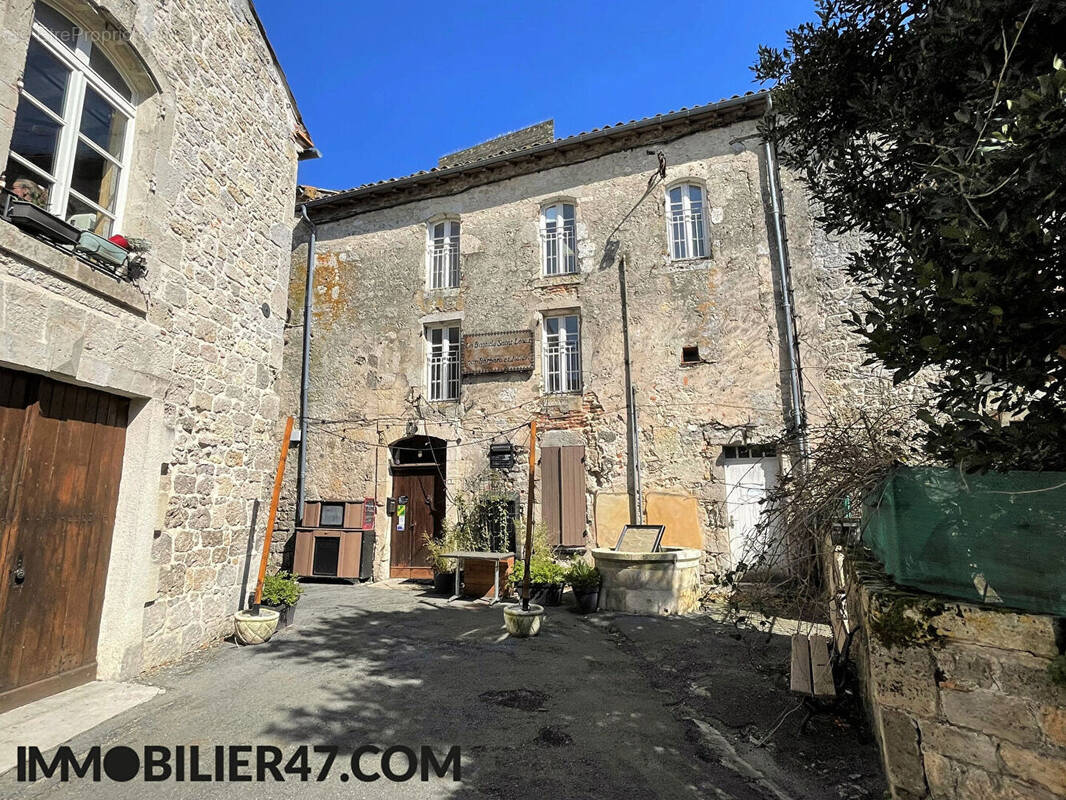 Appartement à PRAYSSAS