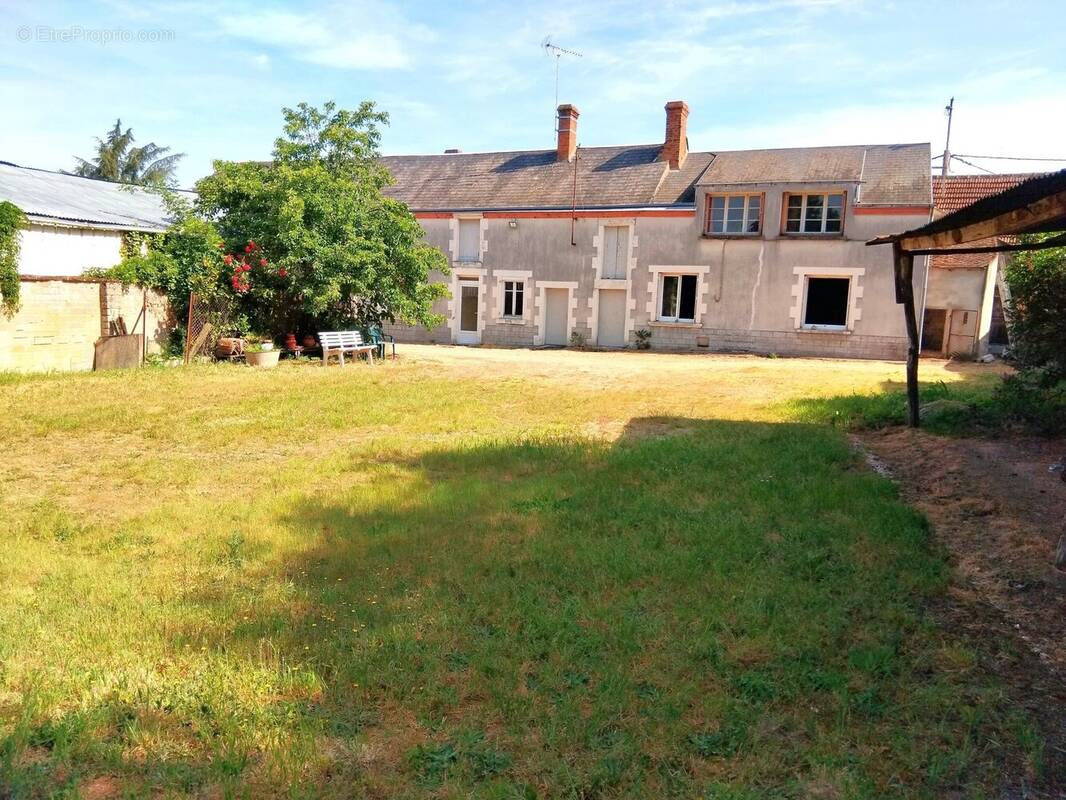 Appartement à CLERY-SAINT-ANDRE