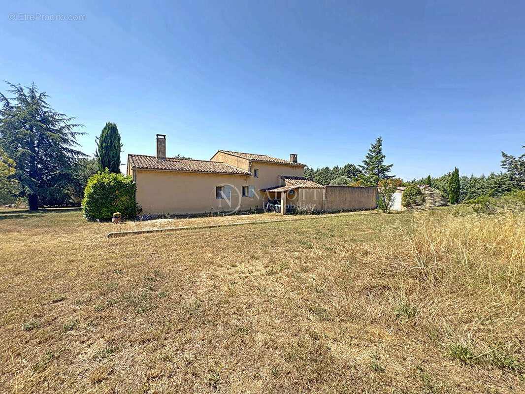 Lourmarin au coeur du Luberon - Villa avec piscine à 10mn à pied du village - photo 11