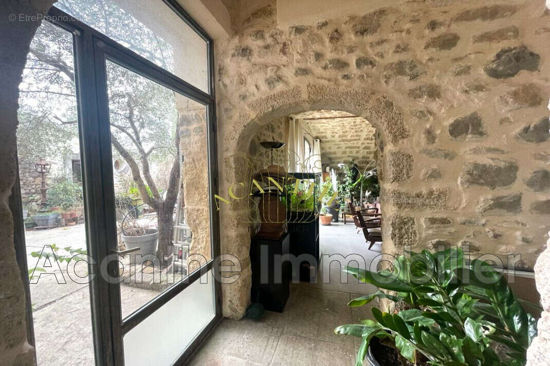 Maison 300 m² à Montpellier  - photo 3
